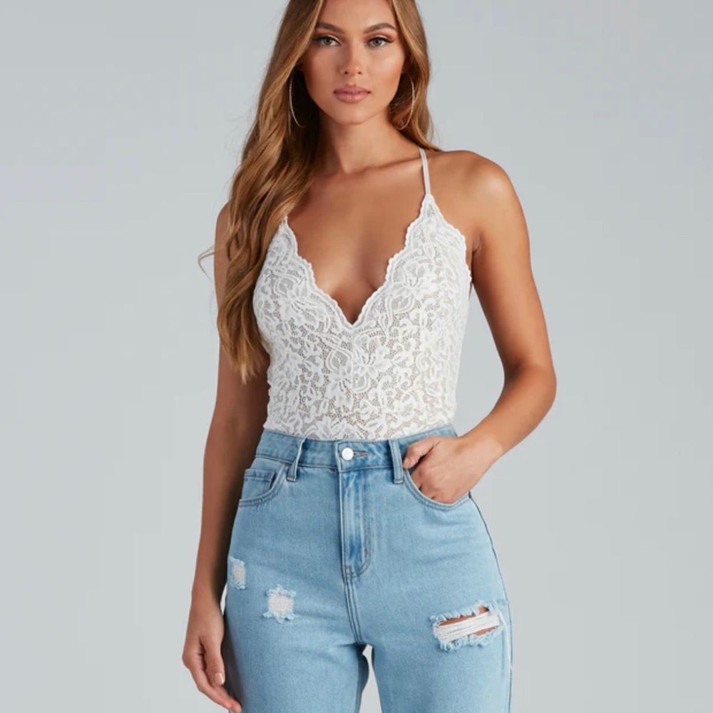 Size Small Windsor White spaghetti strap body suit!